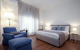 Starhost - Golden Apartments